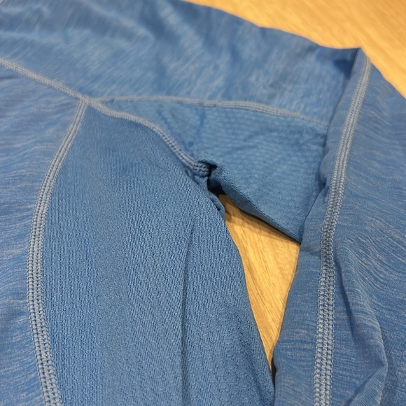 🇨🇦 🍋 Lululemon long sleeve 🍋 - Picture 4 of 8